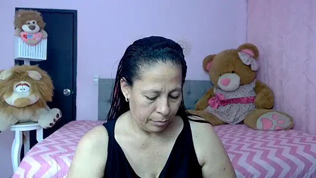Snapshot of mature_martina chatting on December 1, 6:42 pm mature martina online show from December 1, 6:42 pm
