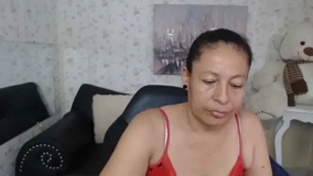mature martina online show from May 26, 8:18 pm