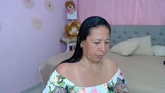 Snapshot of mature_martina chatting on October 16, 9:45 pm mature martina online show from October 16, 9:45 pm