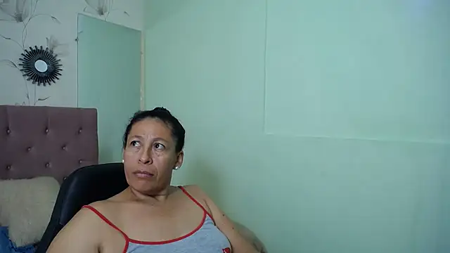 Snapshot of mature_martina chatting on March 1, 8:34 am mature martina online show from March 1, 8:34 am
