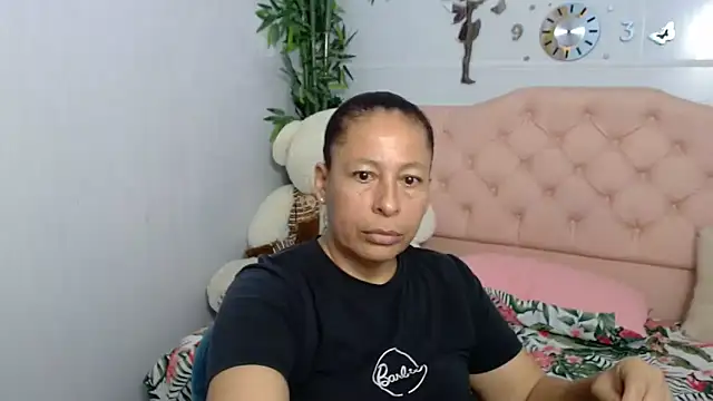 Snapshot of mature_martina chatting on September 24, 10:27 pm mature martina online show from September 24, 10:27 pm