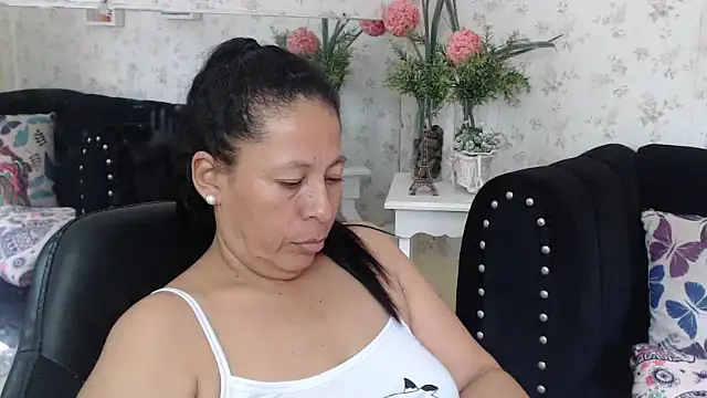 Snapshot of mature_martina chatting on March 17, 9:24 pm mature martina online show from March 17, 9:24 pm