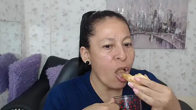 mature martina online show from June 29, 9:58 pm