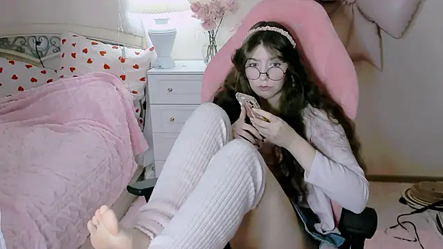 RuthMorse online show from February 24, 6:42 pm