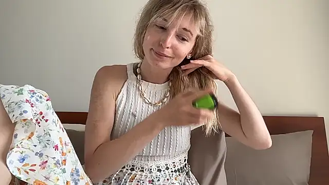 ivankai  online show from February 25, 3:18 am