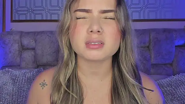 AnnyLopezz  online show from February 28, 3:48 am
