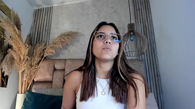 AnnyLopezz  online show from February 14, 4:23 am