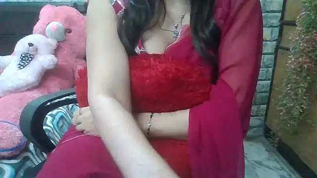 Snapshot of Sexy_iknoor chatting on March 10, 10:28 am Sexy iknoor online show from March 10, 10:28 am