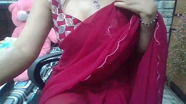 Snapshot of Sexy_iknoor chatting on February 26, 4:30 am Sexy iknoor online show from February 26, 4:30 am