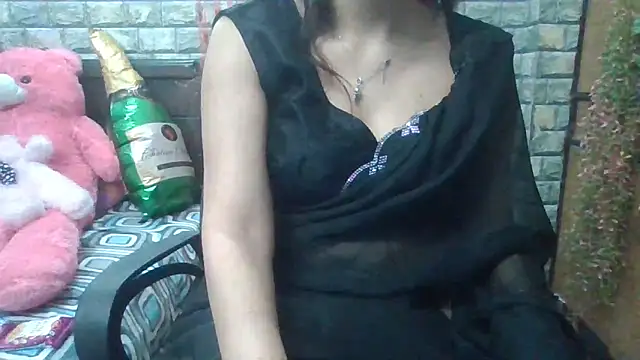 Snapshot of Sexy_iknoor chatting on March 18, 4:29 am Sexy iknoor online show from March 18, 4:29 am