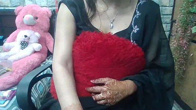 Snapshot of Sexy_iknoor chatting on March 18, 10:39 am Sexy iknoor online show from March 18, 10:39 am