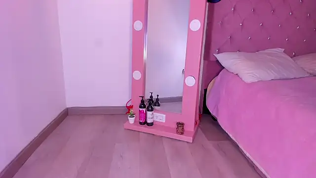 isa red hair online show from February 8, 5:08 am