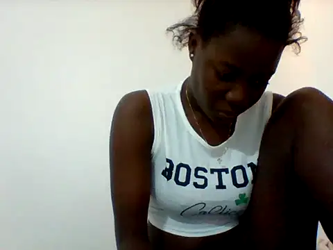 Snapshot of Alessandrajenna chatting on February 25, 6:35 am Alessandrajenna online show from February 25, 6:35 am