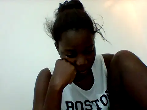 Snapshot of Alessandrajenna chatting on February 25, 7:03 pm Alessandrajenna online show from February 25, 7:03 pm