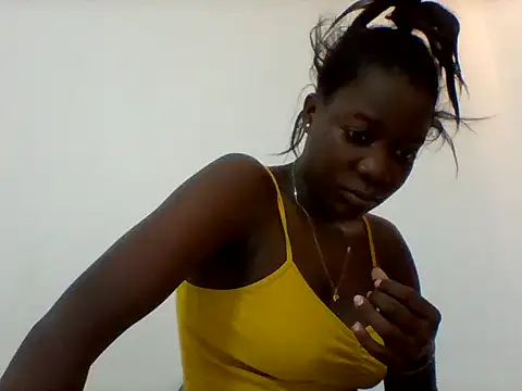 Snapshot of Alessandrajenna chatting on February 18, 7:28 am Alessandrajenna online show from February 18, 7:28 am