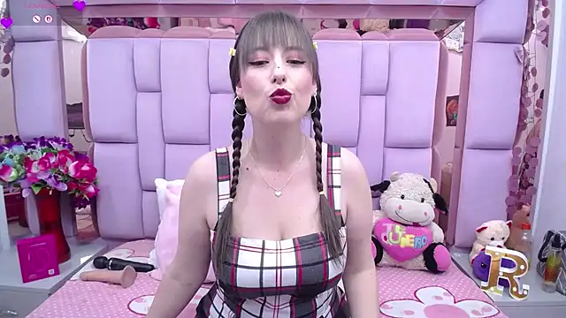 Snapshot of Belly_Rosse chatting on May 12, 2:23 pm Belly Rosse online show from May 12, 2:23 pm
