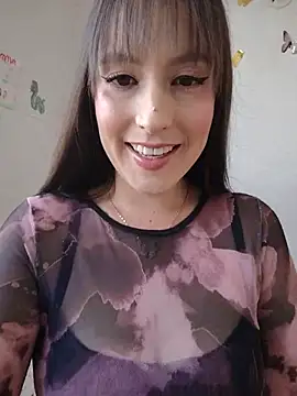 Snapshot of Belly_Rosse chatting on June 12, 2:15 pm Belly Rosse online show from June 12, 2:15 pm