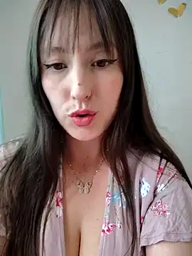 Snapshot of Belly_Rosse chatting on July 15, 6:48 pm Belly Rosse online show from July 15, 6:48 pm