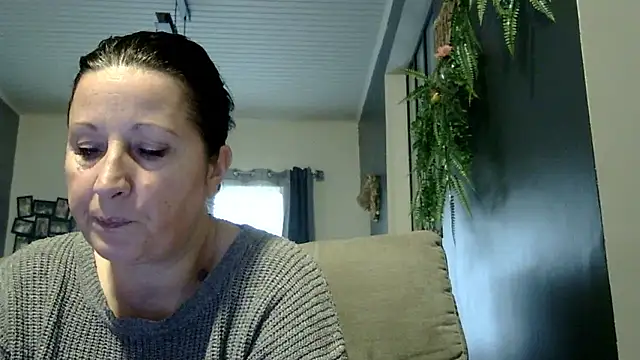 Snapshot of feline27 chatting on January 18, 12:41 pm feline27 online show from January 18, 12:41 pm