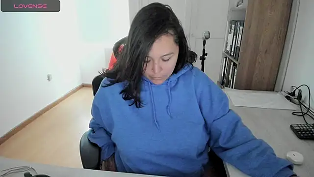 Snapshot of bigbooty-30 chatting on November 19, 11:10 am bigbooty-30 online show from November 19, 11:10 am