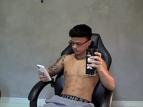 Gust027 online show from April 16, 7:03 pm