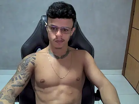 Gust027 online show from April 15, 9:15 pm