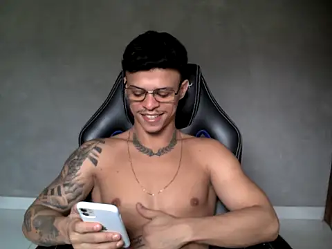 Gust027 online show from April 13, 5:17 pm