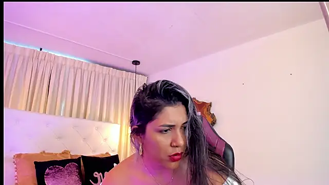 Snapshot of BonnieBad01 chatting on October 18, 5:04 pm BonnieBad01 online show from October 18, 5:04 pm