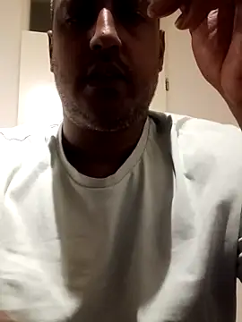 bink1982 online show from February 13, 9:04 pm