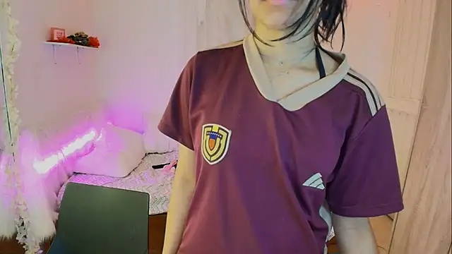 Nanami 19 online show from December 5, 9:01 pm