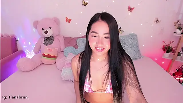 Zara uwu  online show from November 21, 11:53 am