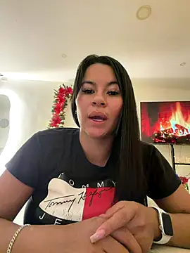 Margaret Saunders online show from December 16, 5:22 am