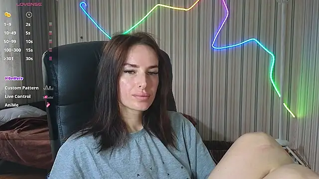 Snapshot of xx_adrihanna_xx chatting on July 9, 8:15 am xx adrihanna xx online show from July 9, 8:15 am