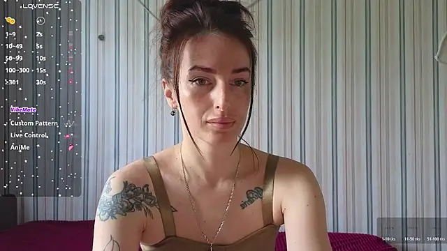 Snapshot of xx_adrihanna_xx chatting on June 17, 6:02 am xx adrihanna xx online show from June 17, 6:02 am