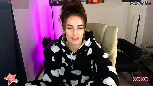 Snapshot of xx_adrihanna_xx chatting on March 11, 4:40 pm xx adrihanna xx online show from March 11, 4:40 pm