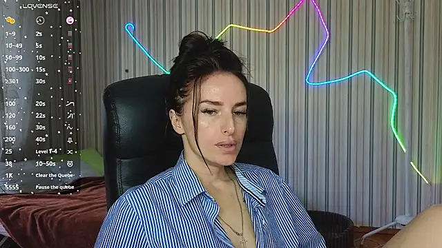 Snapshot of xx_adrihanna_xx chatting on July 16, 9:17 am xx adrihanna xx online show from July 16, 9:17 am