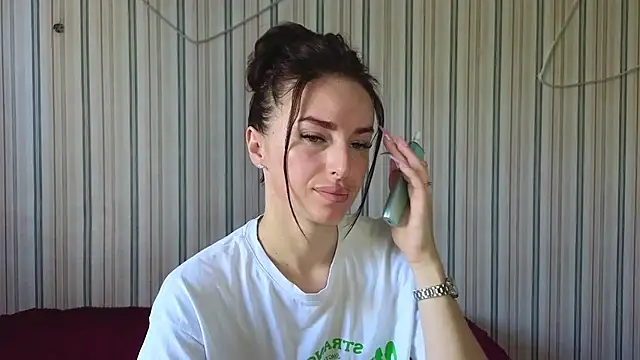 Snapshot of xx_adrihanna_xx chatting on June 30, 6:13 am xx adrihanna xx online show from June 30, 6:13 am