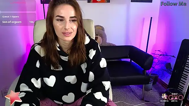 Snapshot of xx_adrihanna_xx chatting on March 6, 4:28 pm xx adrihanna xx online show from March 6, 4:28 pm