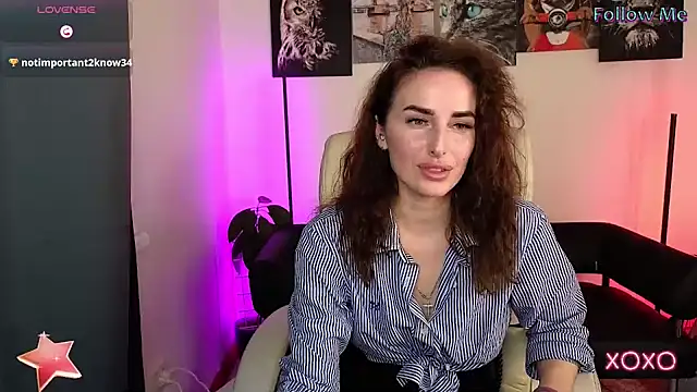 Snapshot of xx_adrihanna_xx chatting on February 24, 7:52 pm xx adrihanna xx online show from February 24, 7:52 pm