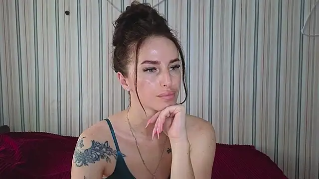 Snapshot of xx_adrihanna_xx chatting on June 29, 1:55 pm xx adrihanna xx online show from June 29, 1:55 pm