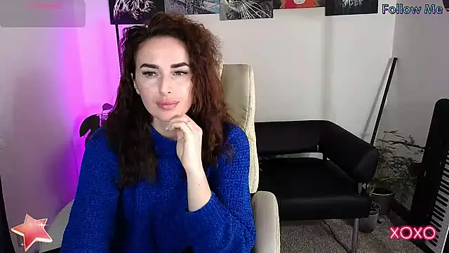 Snapshot of xx_adrihanna_xx chatting on February 17, 6:17 pm xx adrihanna xx online show from February 17, 6:17 pm