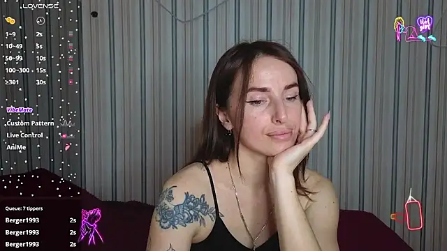 Snapshot of xx_adrihanna_xx chatting on June 19, 5:30 pm xx adrihanna xx online show from June 19, 5:30 pm