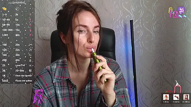 Snapshot of xx_adrihanna_xx chatting on June 5, 5:12 am xx adrihanna xx online show from June 5, 5:12 am