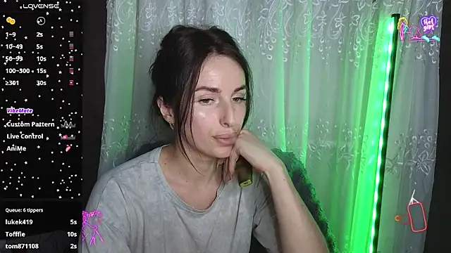 xx adrihanna xx online show from May 9, 6:33 pm