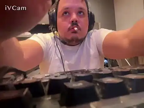 Snapshot of Bebemickey75 chatting on September 20, 8:14 pm Bebemickey75 online show from September 20, 8:14 pm