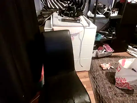 Snapshot of Bebemickey75 chatting on March 11, 10:31 pm Bebemickey75 online show from March 11, 10:31 pm