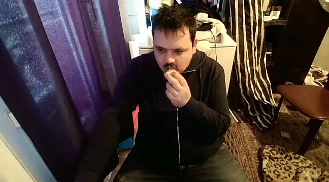 Snapshot of Bebemickey75 chatting on February 26, 2:49 pm Bebemickey75 online show from February 26, 2:49 pm