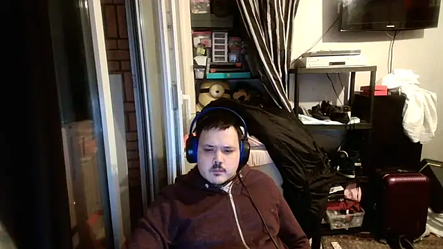 Snapshot of Bebemickey75 chatting on February 21, 8:16 pm Bebemickey75 online show from February 21, 8:16 pm