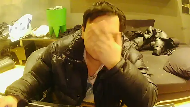 Snapshot of Bebemickey75 chatting on November 16, 8:46 pm Bebemickey75 online show from November 16, 8:46 pm