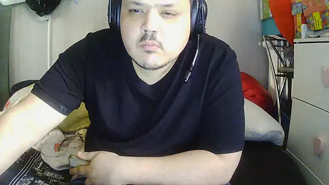 Snapshot of Bebemickey75 chatting on April 18, 3:36 pm Bebemickey75 online show from April 18, 3:36 pm